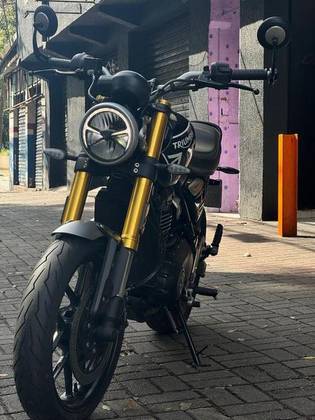 TRIUMPH SPEED 400 