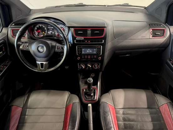 VOLKSWAGEN-FOX-1.6 MI ROCK IN RIO 8V FLEX 4P MANUAL VOLKSWAGEN-FOX-2013