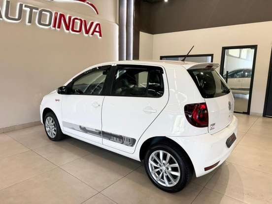 VOLKSWAGEN-FOX-1.6 MI ROCK IN RIO 8V FLEX 4P MANUAL VOLKSWAGEN-FOX-2013