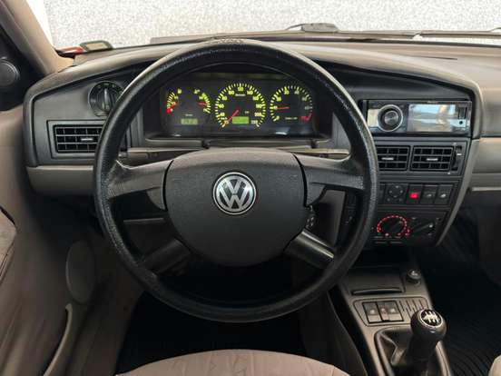 VOLKSWAGEN-SANTANA-2000