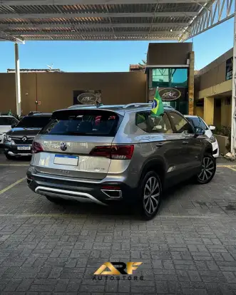 VOLKSWAGEN-TAOS-2023