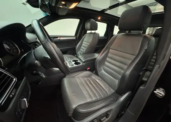 VOLKSWAGEN-TOUAREG-2013