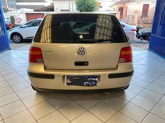 VOLKSWAGEN-GOLF-2002
