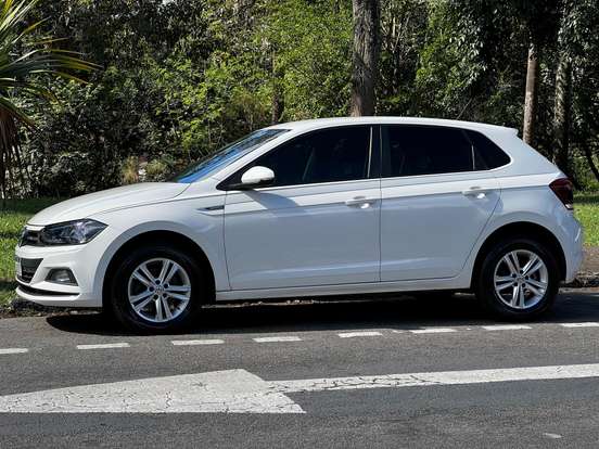 VOLKSWAGEN-POLO-2018
