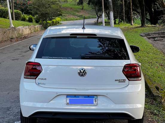 VOLKSWAGEN-POLO-1.0 200 TSI COMFORTLINE AUTOMÁTICO VOLKSWAGEN-POLO-2018