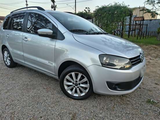 VOLKSWAGEN-SPACEFOX-1.6 MI TREND 8V FLEX 4P AUTOMATIZADO VOLKSWAGEN-SPACEFOX-2011