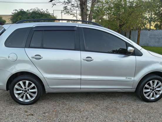 VOLKSWAGEN-SPACEFOX-1.6 MI TREND 8V FLEX 4P AUTOMATIZADO VOLKSWAGEN-SPACEFOX-2011