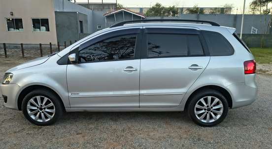 VOLKSWAGEN-SPACEFOX-2011