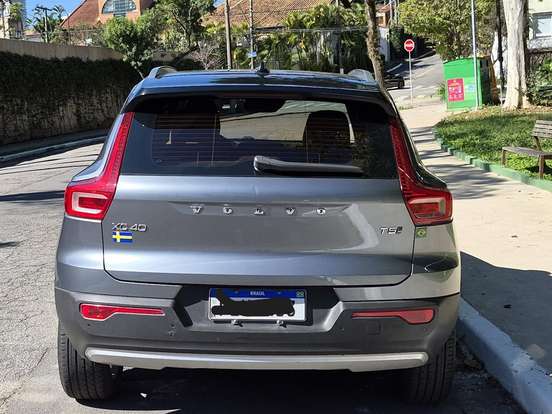 VOLVO-XC40-2.0 T5 GASOLINA MOMENTUM AWD GEARTRONIC VOLVO-XC40-2018