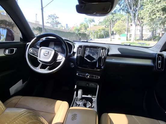 VOLVO-XC40-2.0 T5 GASOLINA MOMENTUM AWD GEARTRONIC VOLVO-XC40-2018