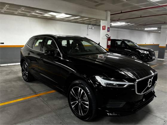 VOLVO XC60 2.0 D5 DIESEL MOMENTUM AWD GEARTRONIC