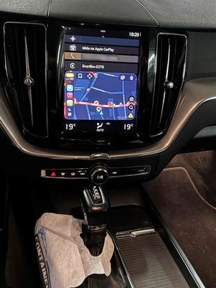 VOLVO-XC60-2018