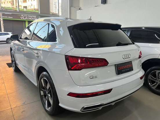 AUDI-Q5-2020