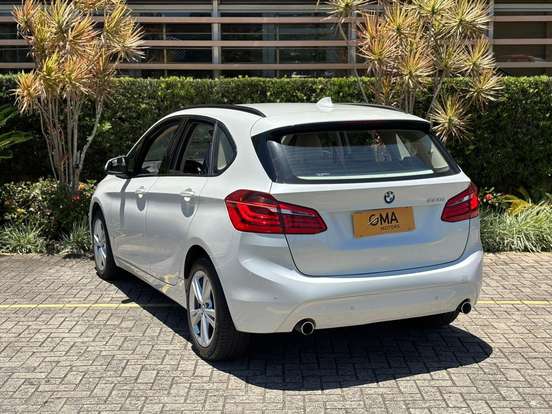 BMW-220i-2.0 CAT GP 16V TURBO ACTIVEFLEX 4P AUTOMÁTICO BMW-220i-2015