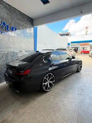 BMW-320i-2025