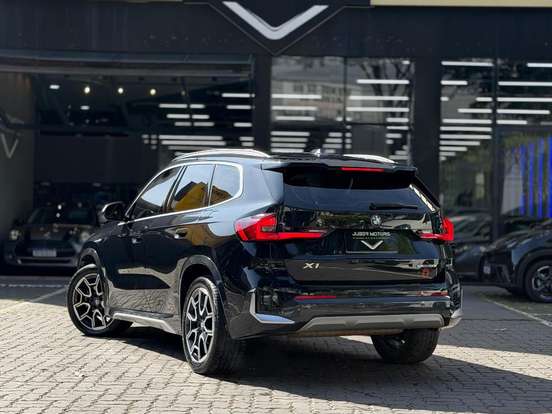 BMW-X1-2.0 16V TURBO GASOLINA SDRIVE20I X-LINE STEPTRONIC BMW-X1-2022