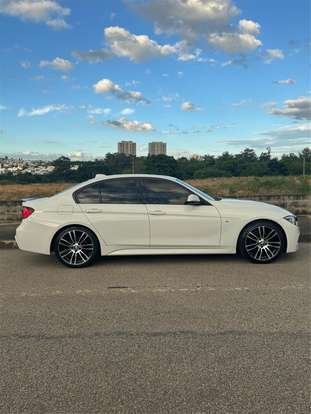 BMW-320i-2018