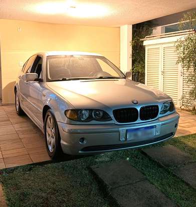 BMW-320i-2002