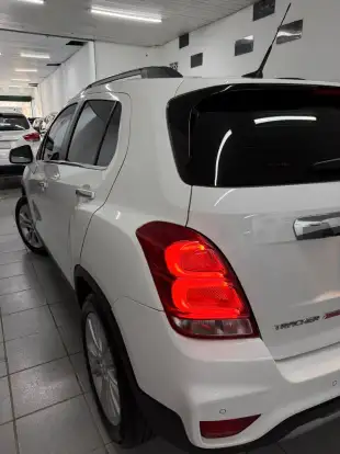 CHEVROLET-TRACKER-2019