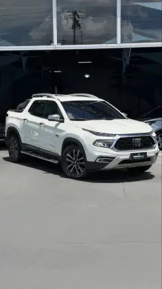 FIAT TORO 2.0 16V TURBO DIESEL RANCH 4WD AT9 FIAT TORO 2.0 16V TURBO DIESEL RANCH 4WD AT9