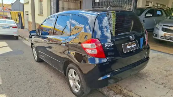 HONDA-FIT-2010