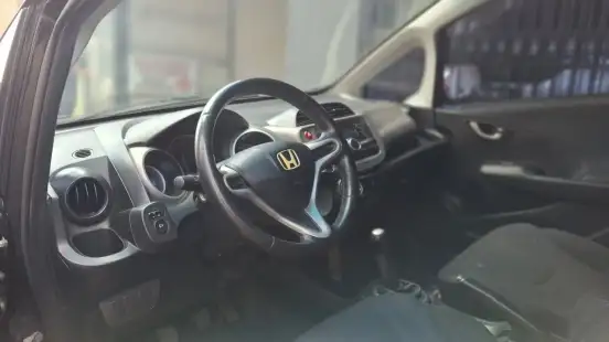 HONDA-FIT-2010