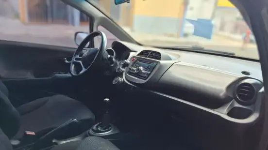HONDA-FIT-2010