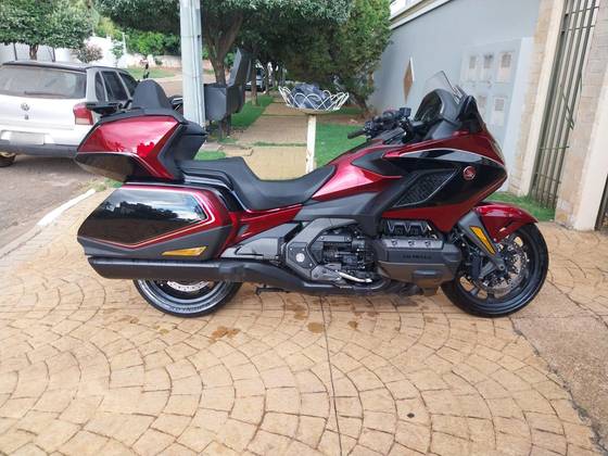 HONDA GL 1800 GOLD WING TOUR 