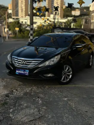 HYUNDAI SONATA 2.4 MPFI I4 16V 182CV GASOLINA 4P AUTOMÁTICO HYUNDAI SONATA 2.4 MPFI I4 16V 182CV GASOLINA 4P AUTOMÁTICO
