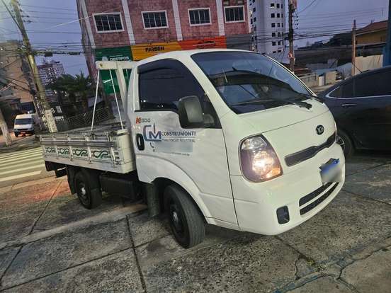 KIA-BONGO-2015