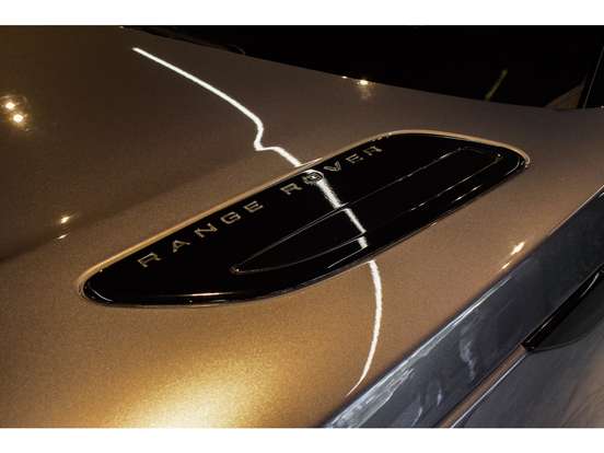 LAND ROVER-RANGE ROVER VELAR-2.0 P300 GASOLINA R-DYNAMIC SE AUTOMÁTICO LAND ROVER-RANGE ROVER VELAR-2018