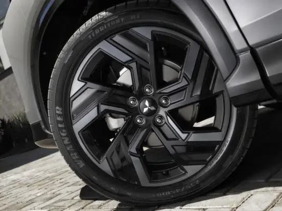 MITSUBISHI-ECLIPSE CROSS-1.5 MIVEC TURBO GASOLINA HPE-S BLACK S-AWC CVT MITSUBISHI-ECLIPSE CROSS-2026