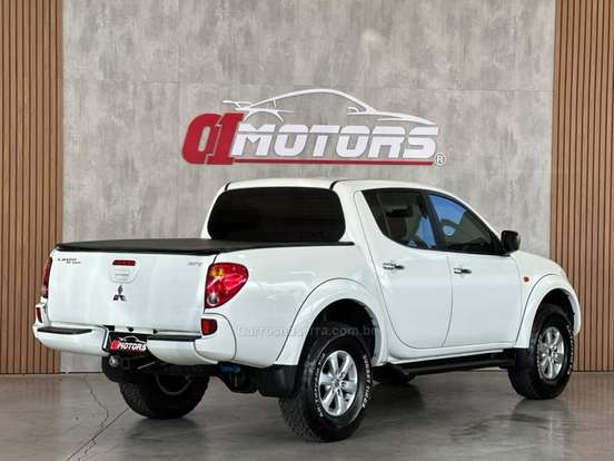 MITSUBISHI-L200 TRITON-3.5 HPE 4X4 CD V6 24V FLEX 4P AUTOMÁTICO MITSUBISHI-L200 TRITON-2011