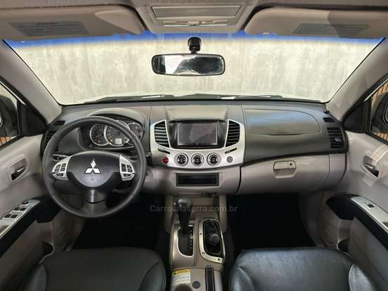 MITSUBISHI-L200 TRITON-3.5 HPE 4X4 CD V6 24V FLEX 4P AUTOMÁTICO MITSUBISHI-L200 TRITON-2011