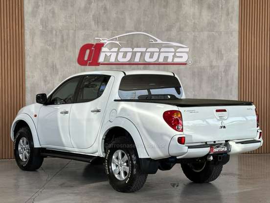 MITSUBISHI-L200 TRITON-3.5 HPE 4X4 CD V6 24V FLEX 4P AUTOMÁTICO MITSUBISHI-L200 TRITON-2011