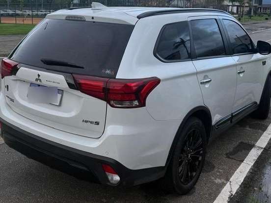 MITSUBISHI-OUTLANDER-3.0 MIVEC V6 GASOLINA HPE-S BLACK EDITION AWD AUTOMÁTICO MITSUBISHI-OUTLANDER-2021