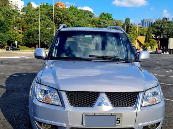 MITSUBISHI-PAJERO TR4-2.0 4X2 16V 140CV FLEX 4P AUTOMÁTICO MITSUBISHI-PAJERO TR4-2013