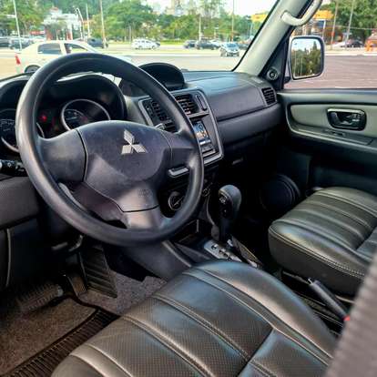 MITSUBISHI-PAJERO TR4-2013