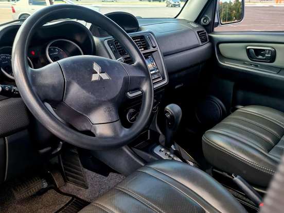 MITSUBISHI-PAJERO TR4-2.0 4X2 16V 140CV FLEX 4P AUTOMÁTICO MITSUBISHI-PAJERO TR4-2013