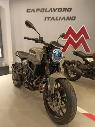 MOTO MORINI SEIEMMEZZO STREET 