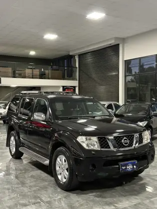 NISSAN PATHFINDER 4.0 LE 4X4 V6 24V GASOLINA 4P AUTOMÁTICO NISSAN PATHFINDER 4.0 LE 4X4 V6 24V GASOLINA 4P AUTOMÁTICO