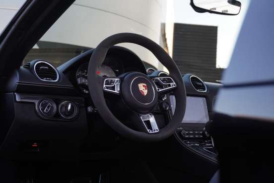 PORSCHE-718-2025