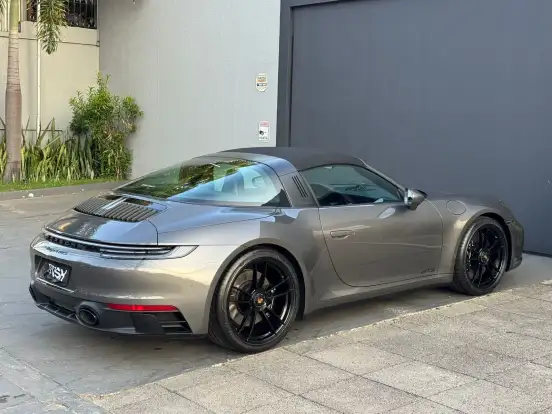 PORSCHE-911-2023