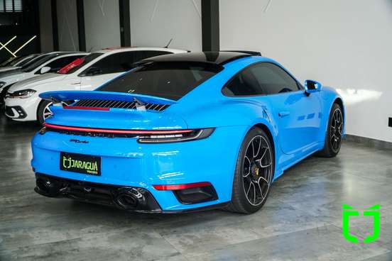 PORSCHE-911-2023