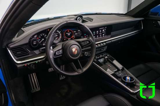 PORSCHE-911-2023