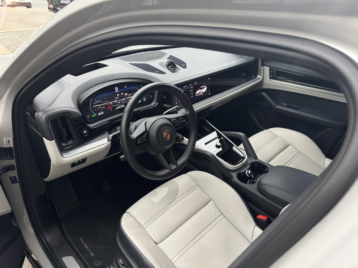 Porsche Cayenne — foto 11