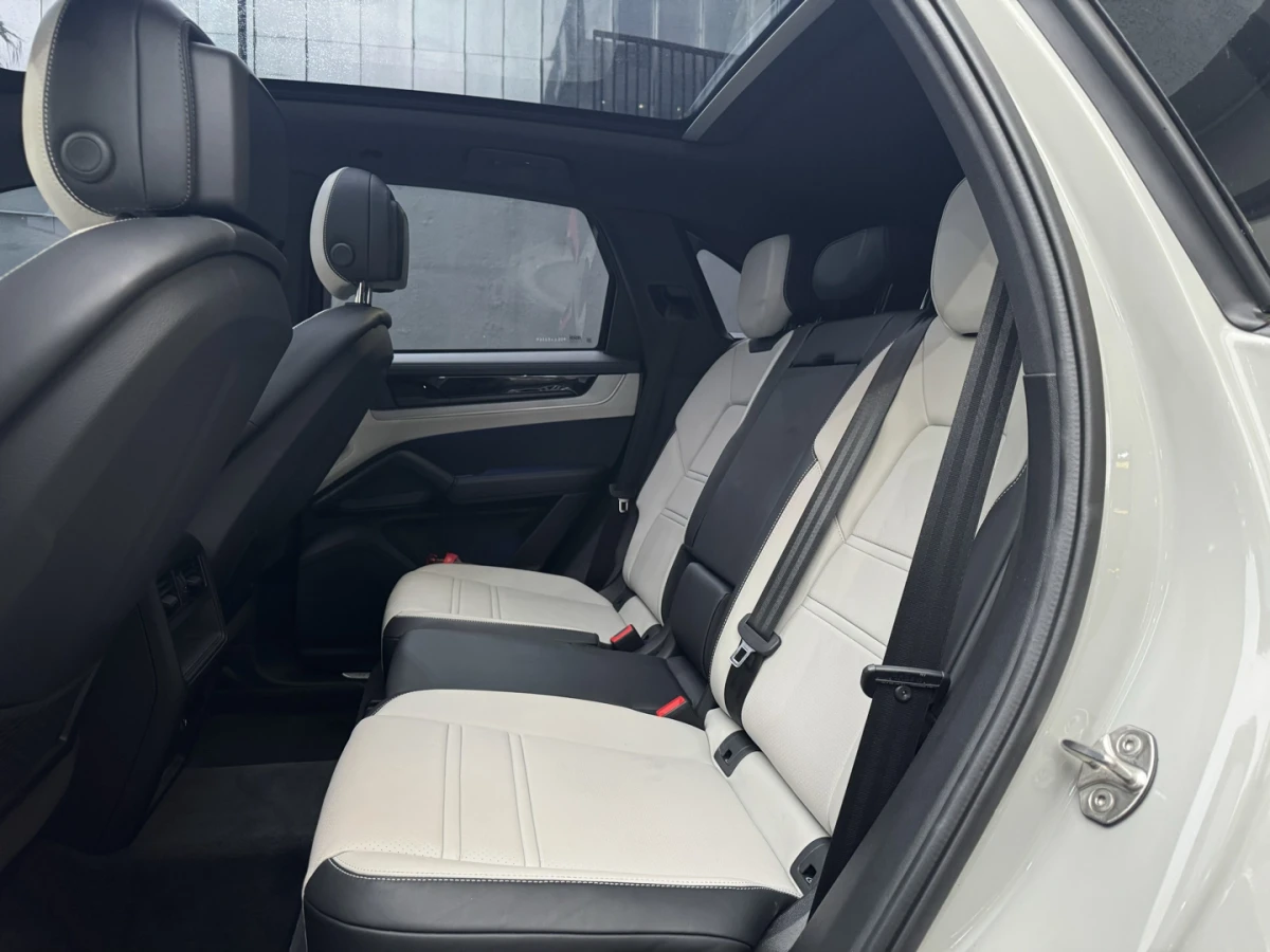 Porsche Cayenne — foto 12