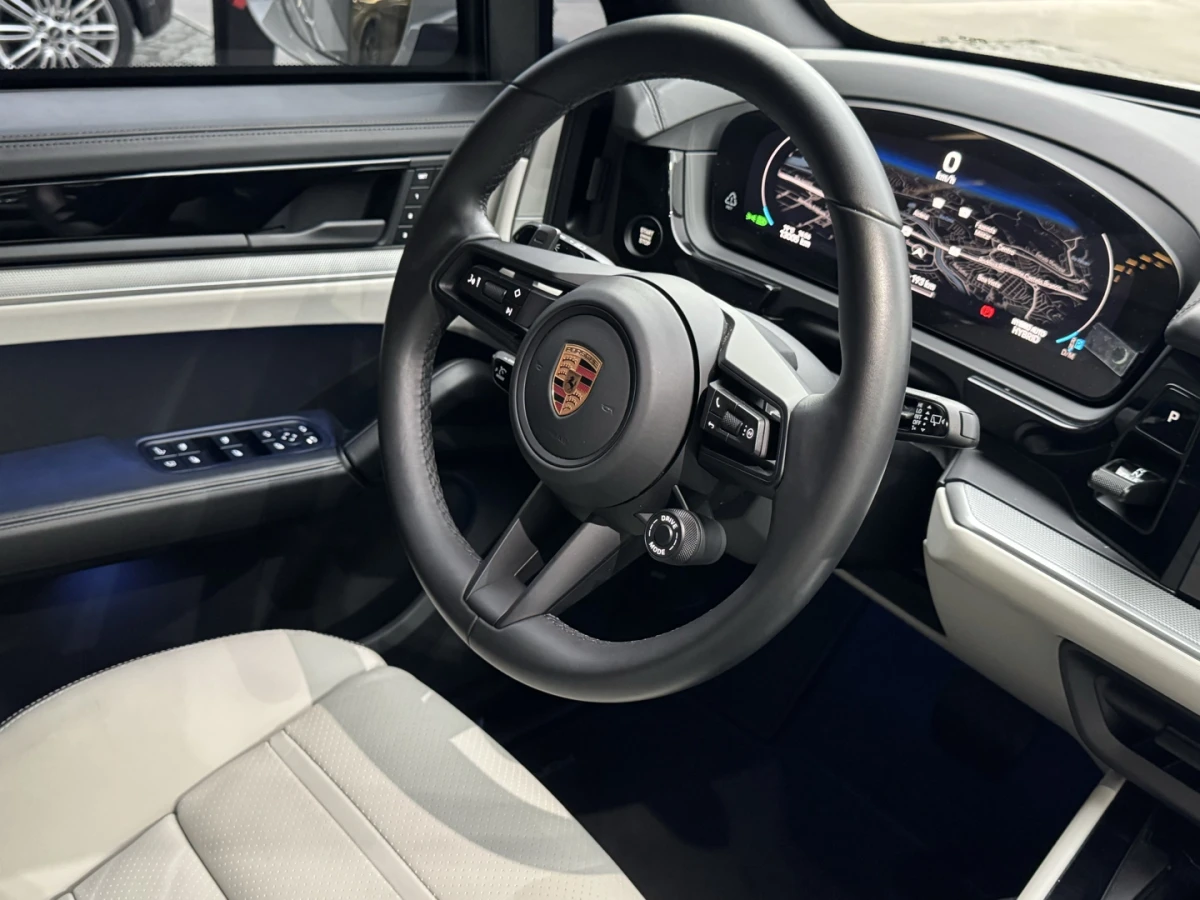 Porsche Cayenne — foto 18
