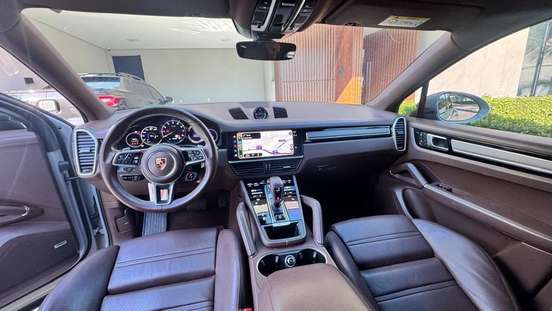 PORSCHE-CAYENNE-2022