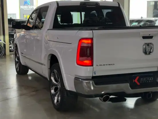 RAM-1500-5.7 V8 GASOLINA LIMITED CD 4X4 AUTOMÁTICO RAM-1500-2023
